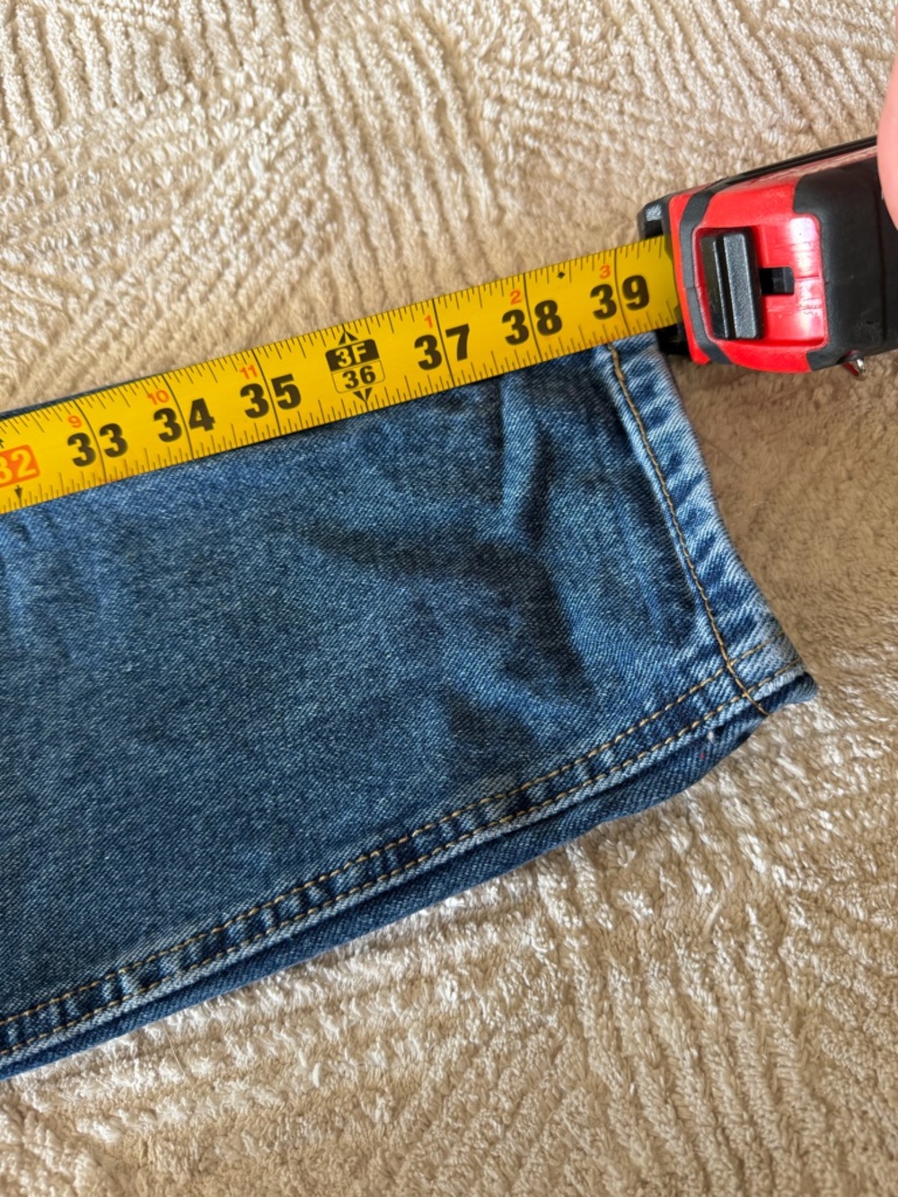 PrettyLittleThing Dark Blue Distressed Boyfriend Jeans - Picture 4 of 5
